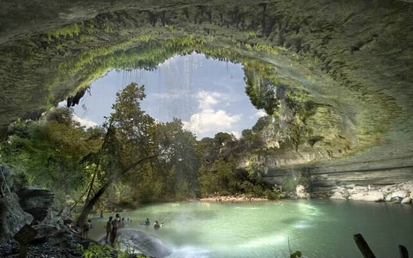 The-Hamilton-Pool-Nature-Preserve-in-Texas-USA