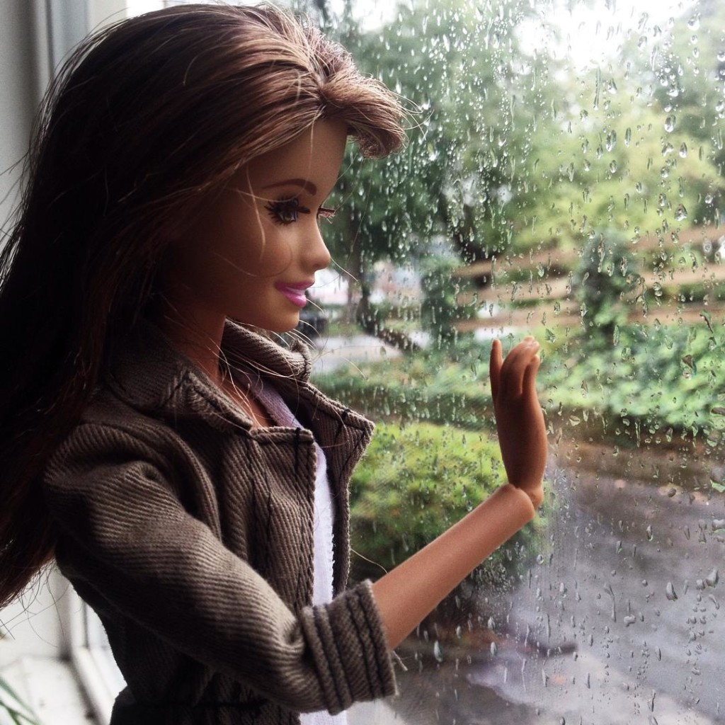 Hipster Barbie, Klişe Instagram Pozlarıyla InstaGirl'lere Meydan Okudu 1