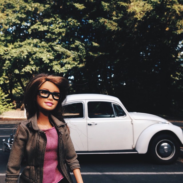 Hipster Barbie, Klişe Instagram Pozlarıyla InstaGirl'lere Meydan Okudu 8