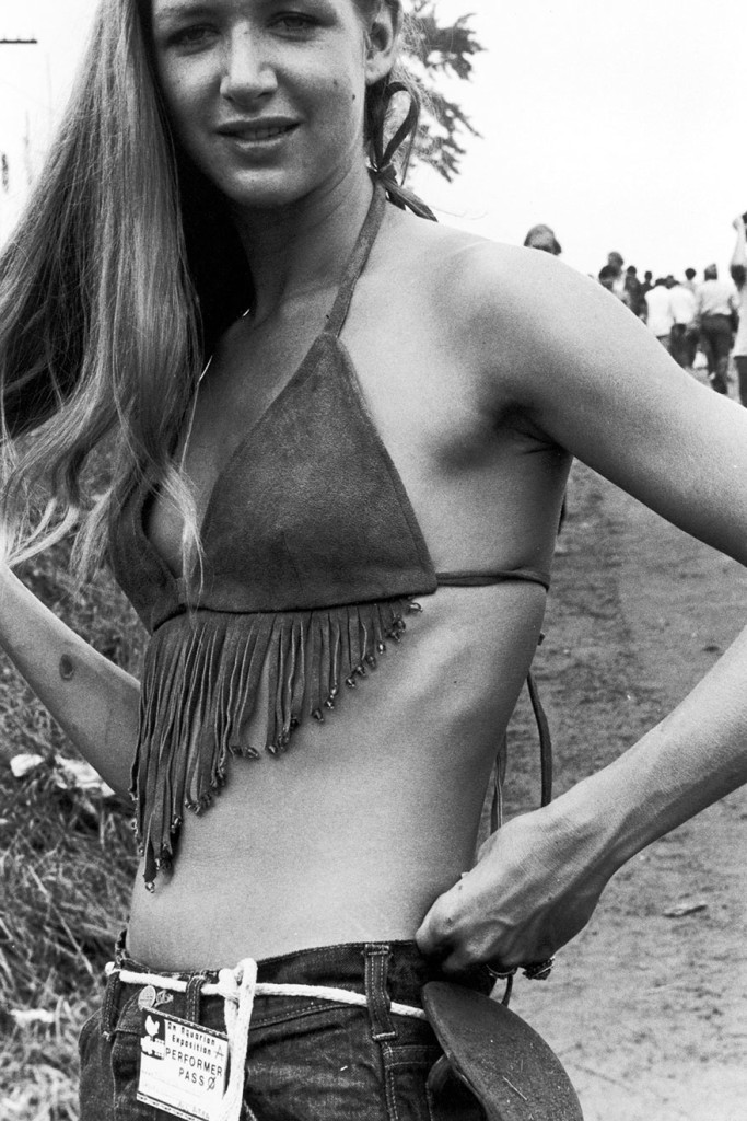 woodstock-women-fashion-1969-76__880