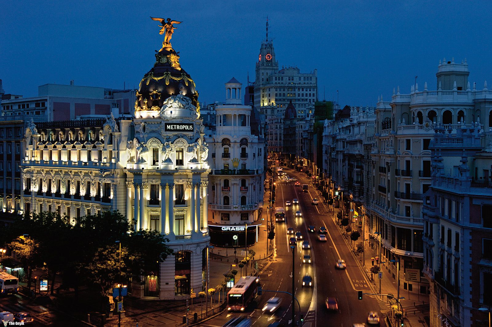 Madrid, İspanya'nın başkentidir. İber Yarımadası'nın orta kesiminde yer alır.