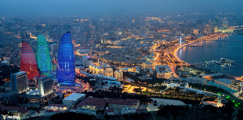 Bakü, Azerbaycan Cumhuriyeti'nin, Hazar Denizi'nin batı kıyısında yer alan başkentidir. Kafkaslar'ın en büyük şehri, en önemli kültür ve ticaret merkezidir. 