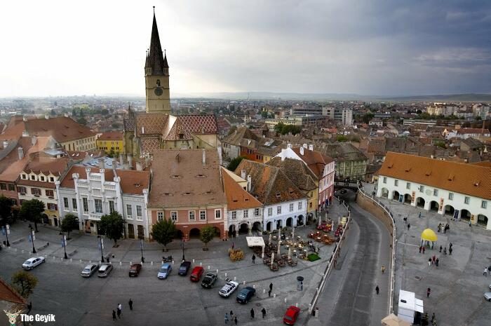A general view of the small square in Sibiu, Romania, 350 kilometers northwest of Bucharest, Sunday Oct. 7 2007. The medieval city of Sibiu, also known as Hermannstadt, is a 2007 European Capital of Culture.(AP Photo/Vadim Ghirda)